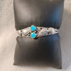 Sterling silver native made bracelet 6" 2 tourquoise  stones lovely leav…